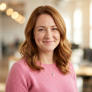 Emily Watson, responsable del servicio de atención al cliente en Crecimazura